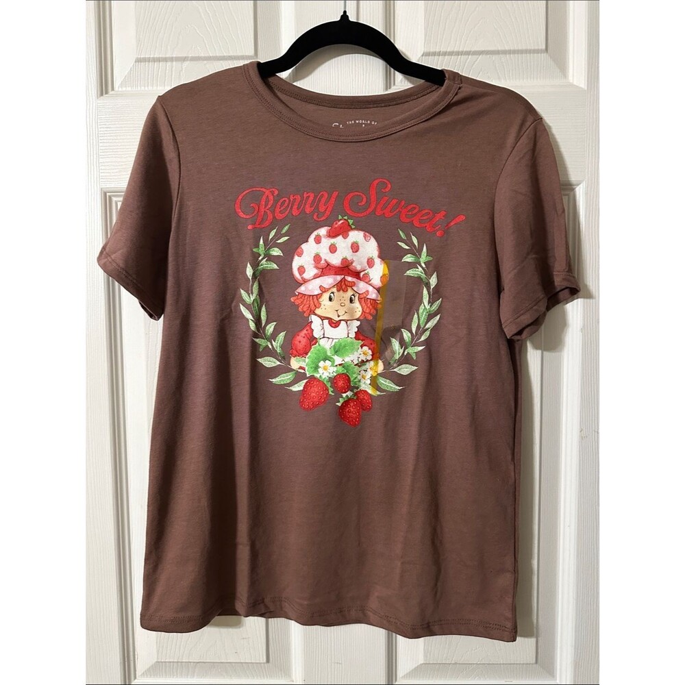 Berry Sweet Graphic Tee - Brown Short Sleeve